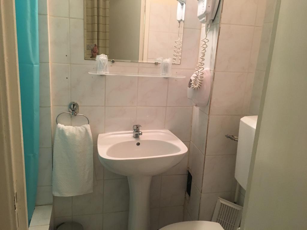 Hotel Relax Marseille Ngoại thất bức ảnh